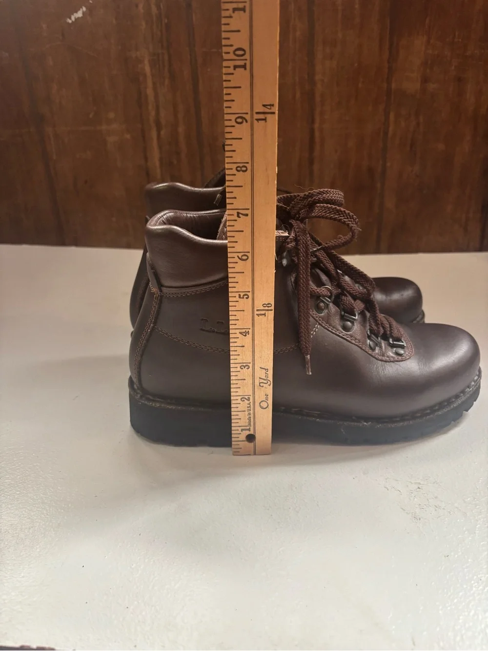 L.L.Bean hiking boots brown leather vibram sole size 8